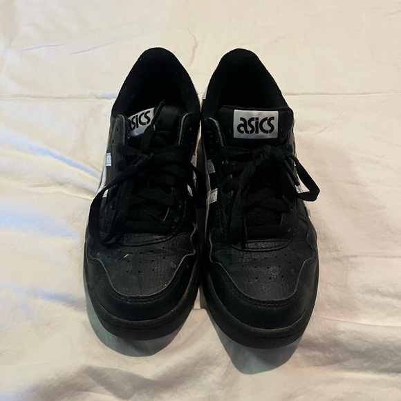 ASICS Men's Black and White Sneakers - Picture 1 of 3